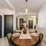 아파트 Elegant 2br Retreat In The Heart Of
