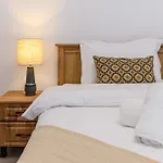 Elegant 2br Retreat In The Heart Of Apartman *