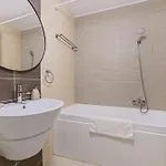 Elegant 2br Retreat In The Heart Of