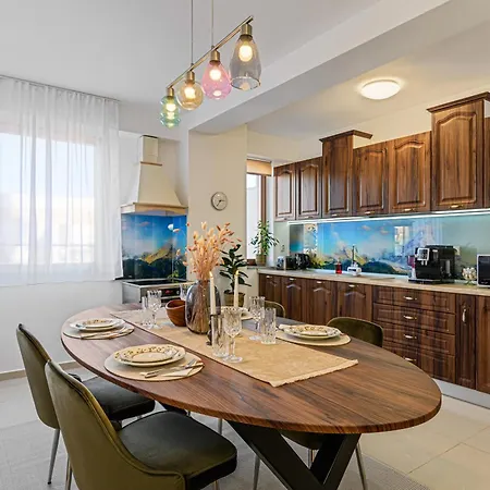 Elegant 2br Retreat In The Heart Of 브라쇼브