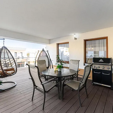 Elegant 2br Retreat In The Heart Of 아파트 브라쇼브