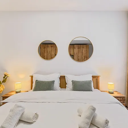 Elegant 2br Retreat In The Heart Of *