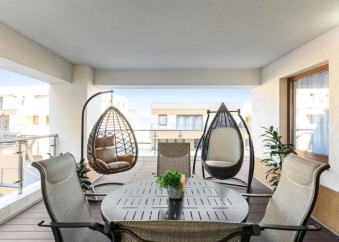 Apartament Elegant 2br Retreat In The Heart Of